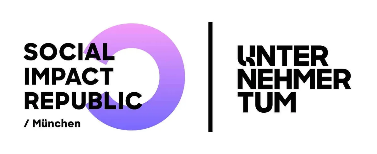 Kombiniertes Logo mit lila Kreis und den Schriftzügen ‚Social Impact Republic / München‘ sowie ‚Unternehmertum‘
